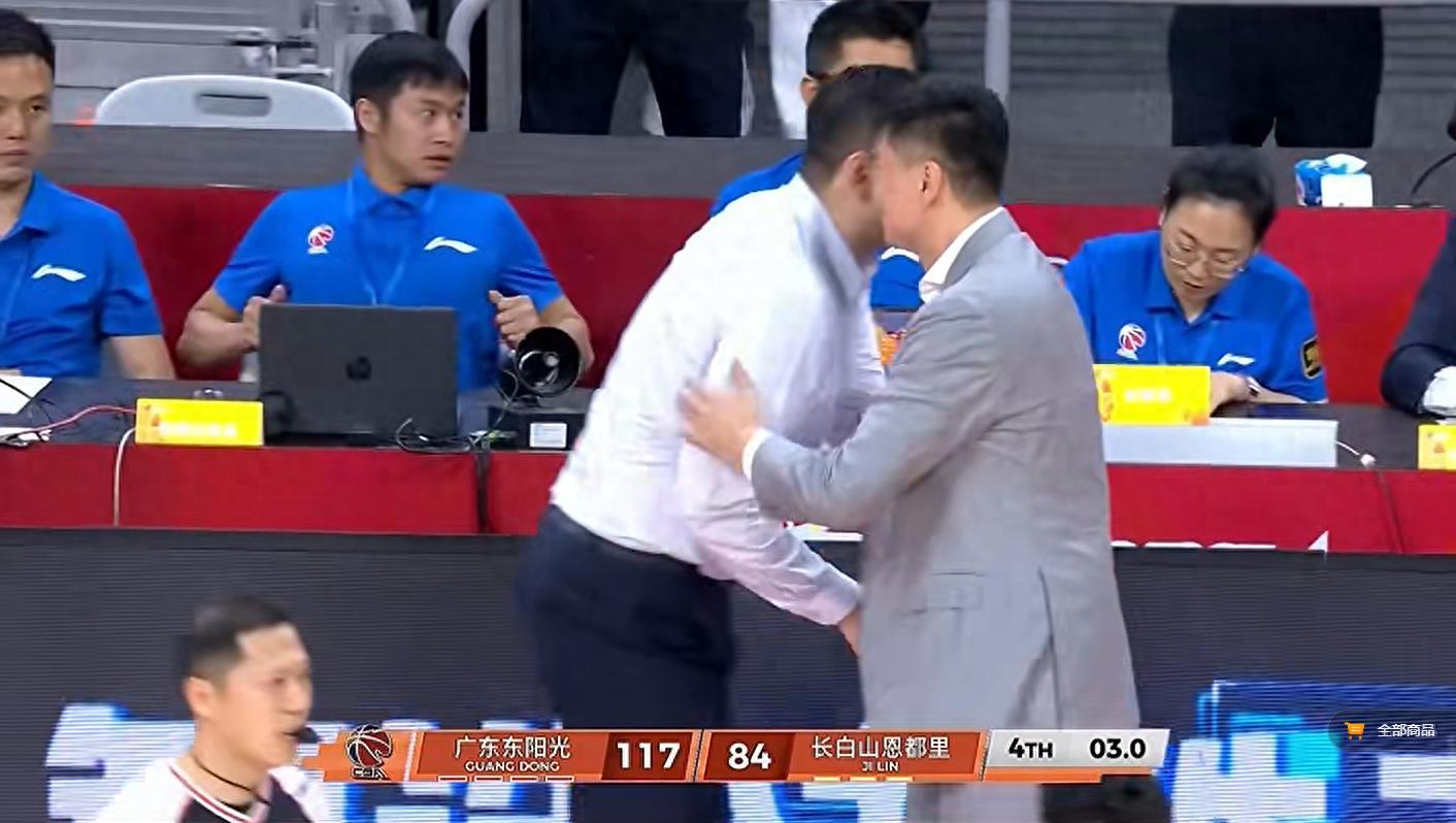 银河娱乐城官方网站-杜锋大吐苦水：2人有伤太困难，媒体人吐槽：没伤有篮的你却不用